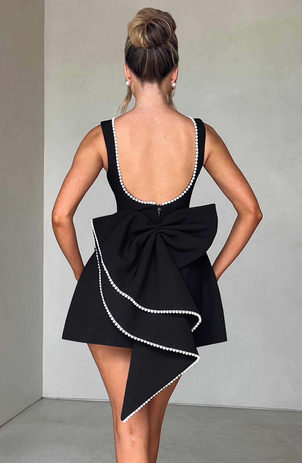 Amandine | Elegante Gestructureerde Mini-jurk voor Bruiloftsgasten