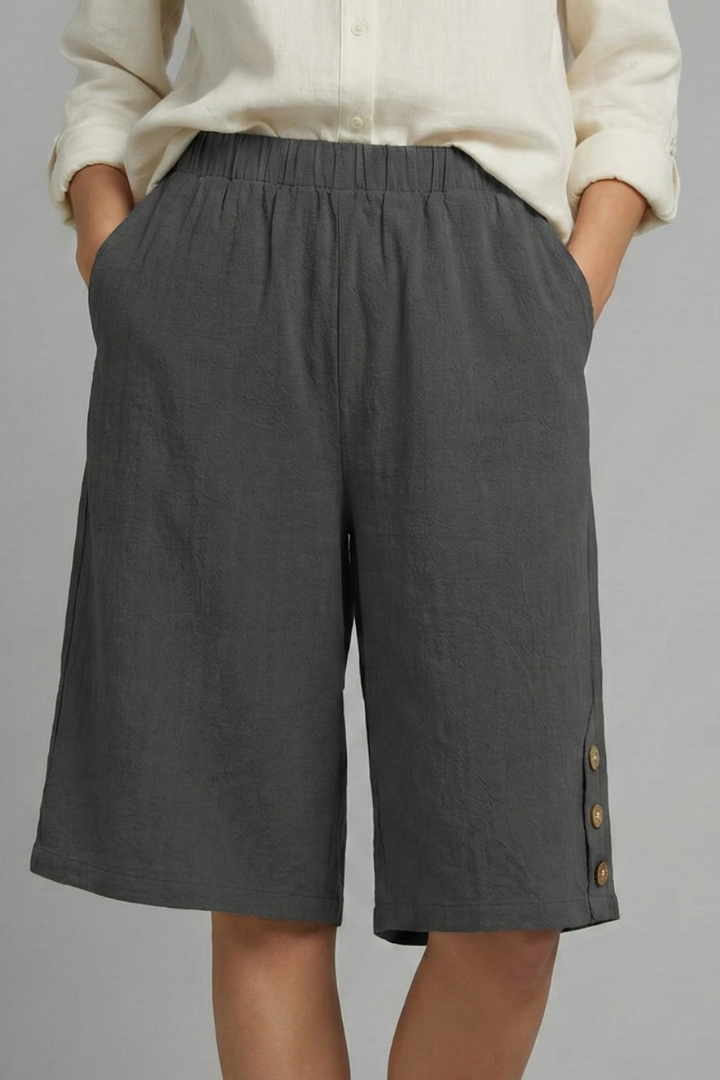 Bente | Ontspannen Dames Korte Broek Met Knopen
