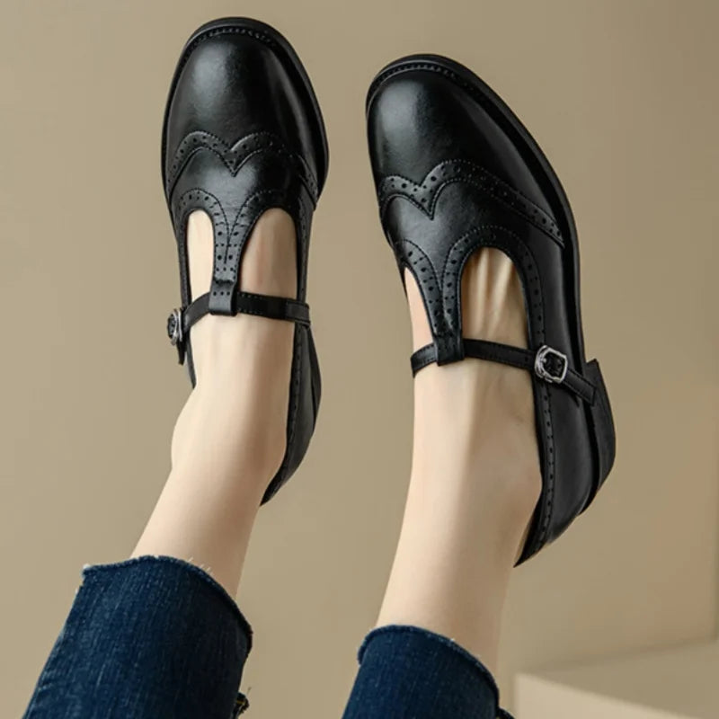 Lien | Dames Mary Jane Brogue T Bar Lage Blokhak