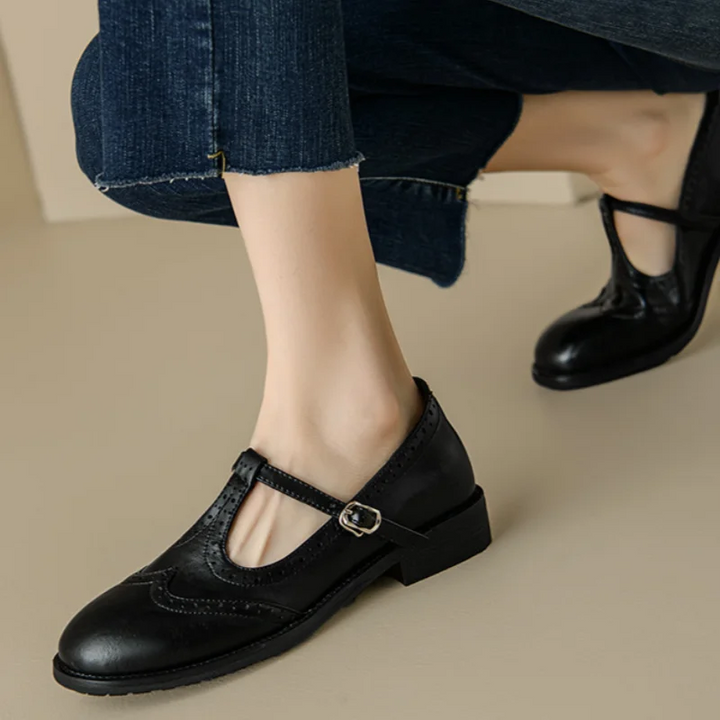 Lien | Dames Mary Jane Brogue T Bar Lage Blokhak