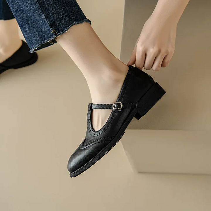 Lien | Dames Mary Jane Brogue T Bar Lage Blokhak