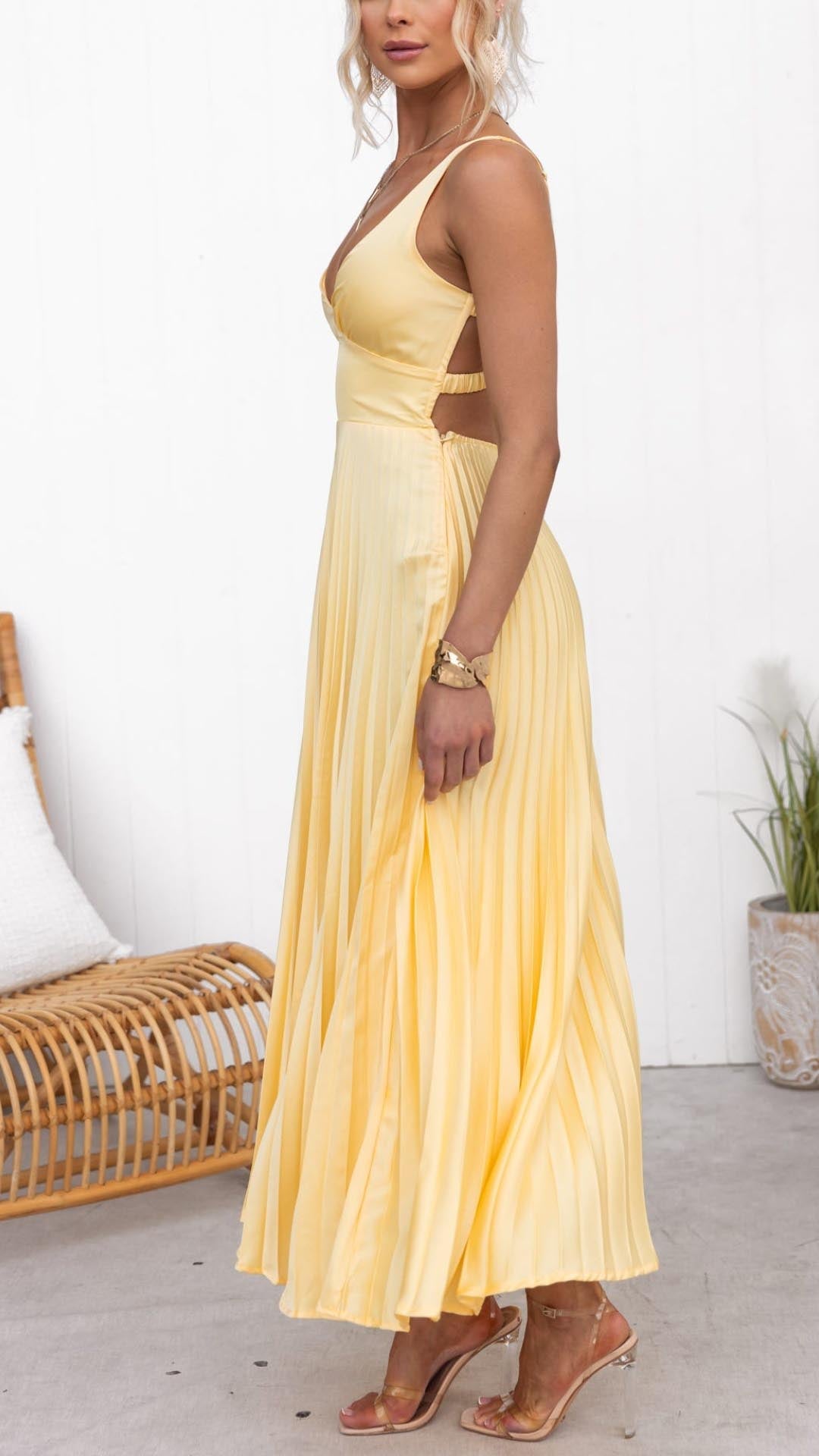 Saffron | Elegante Dames Plissé Midi Jurk met V-hals